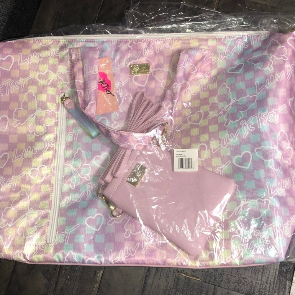 LuvBetsey Duffle/Overnight bag n pouch NEW